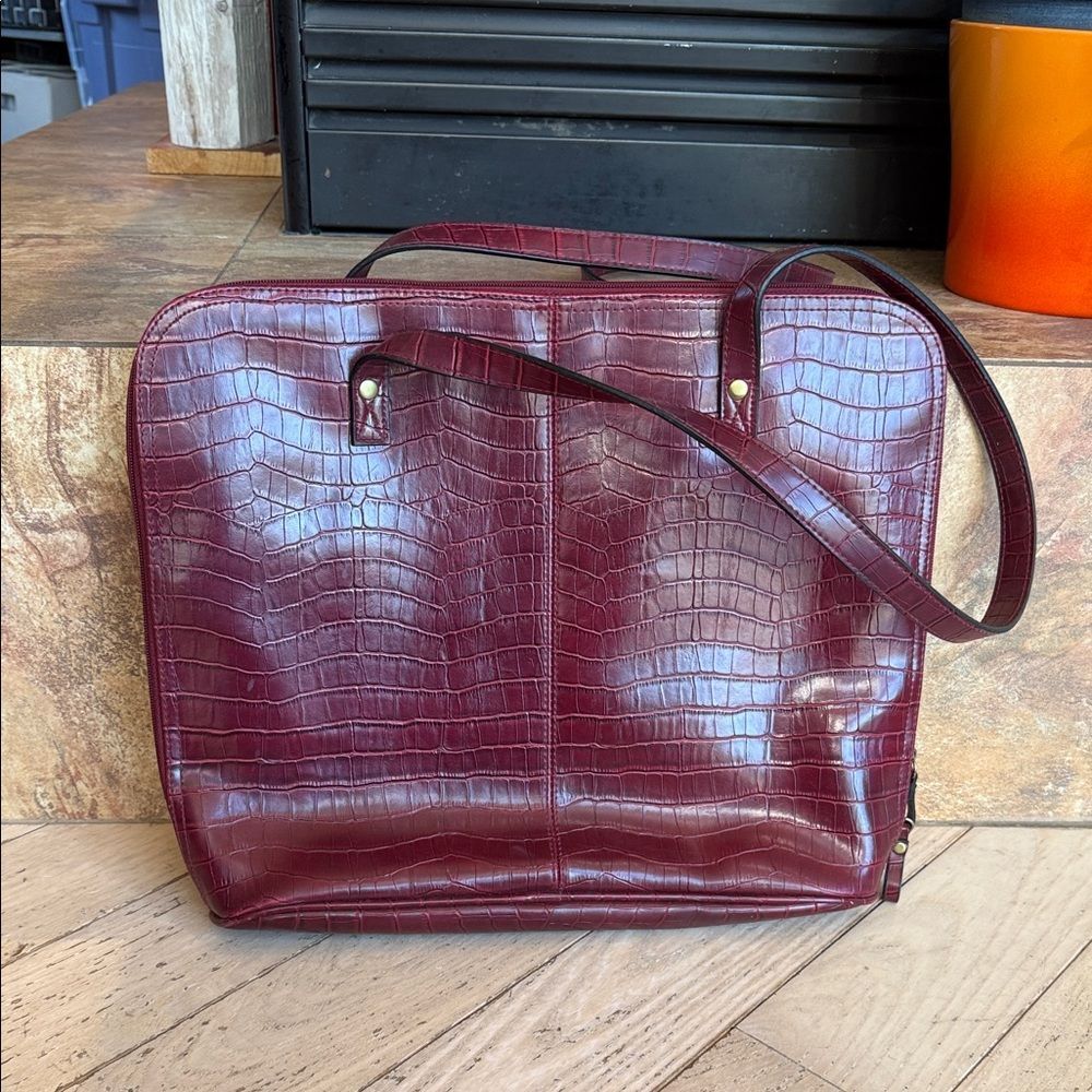 Bueno Burgundy Croc-Embossed Tote handBag purse